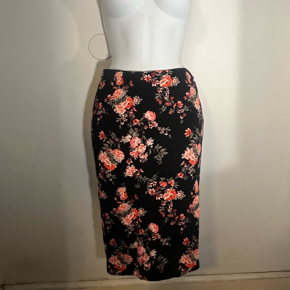 Flower pencil skirt